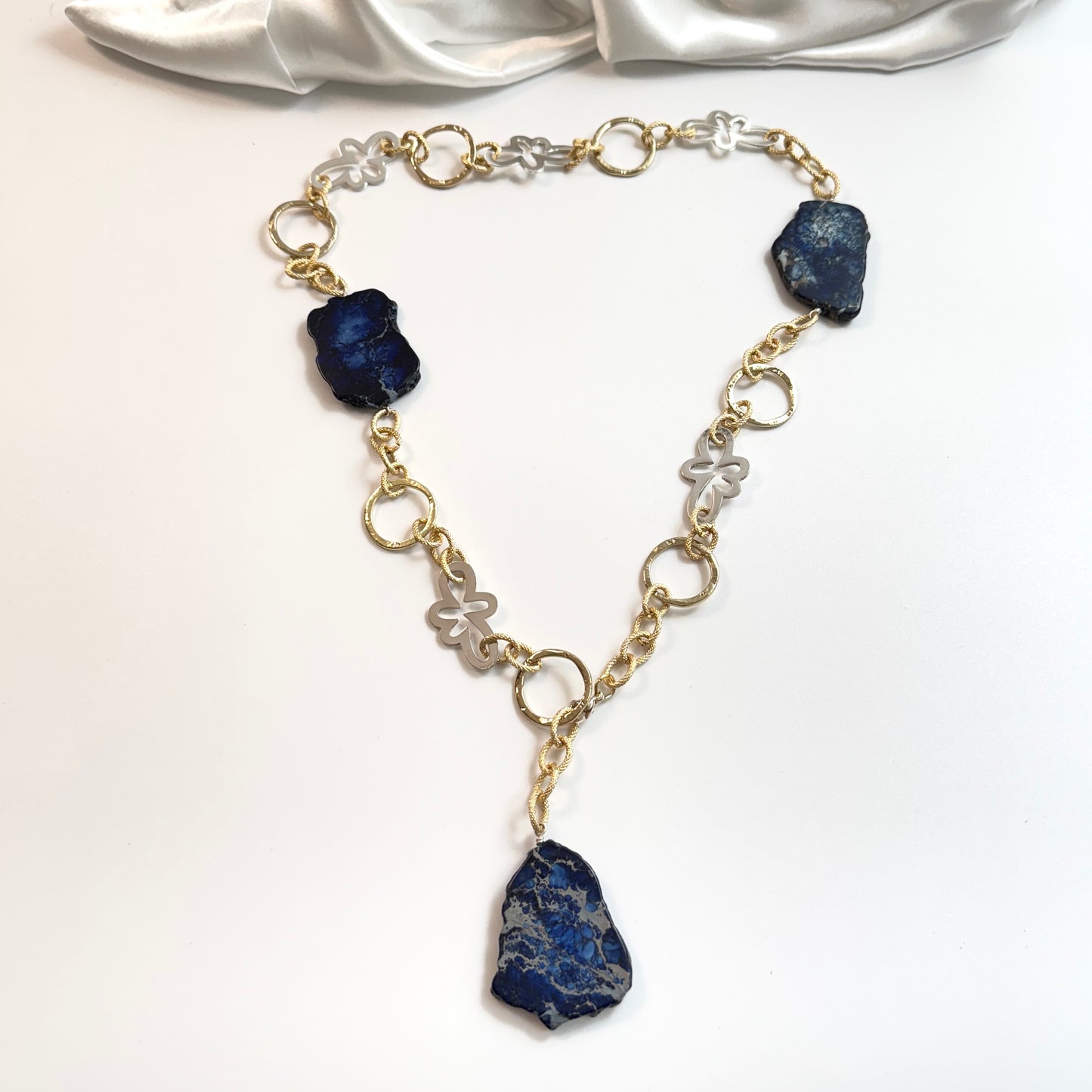 Royal Blue Halsband - Design by Brandeby