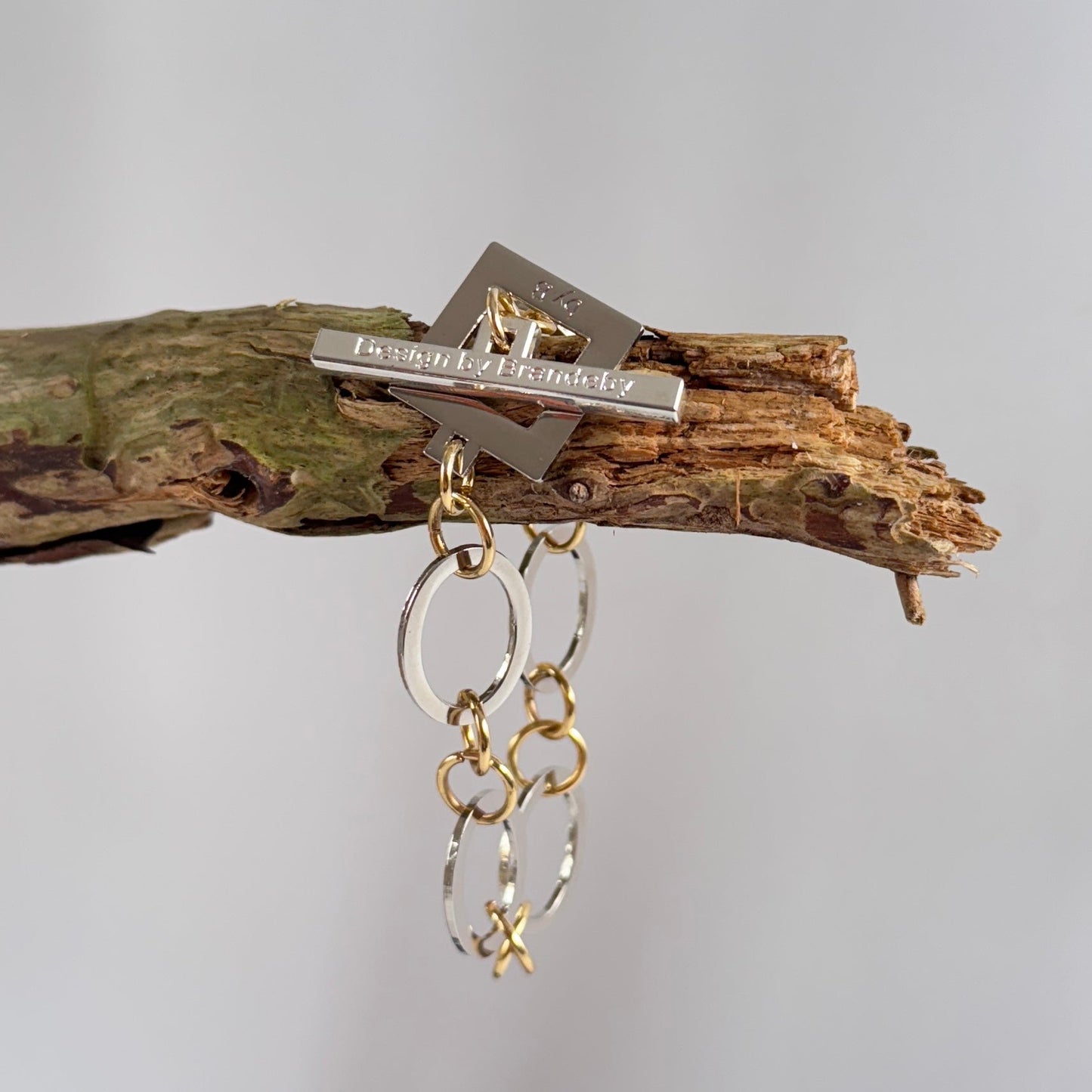 Circle of Life Armband – En Symbol för Balans och Harmoni Design by Brandeby