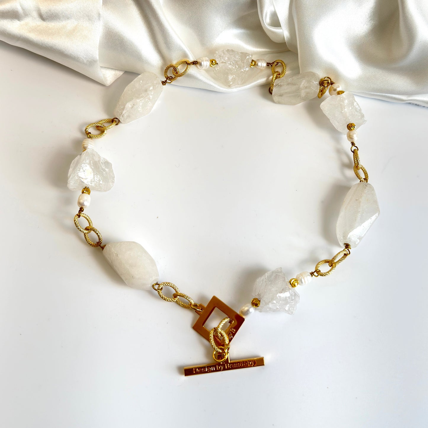 Unique Crystal Design Halsband