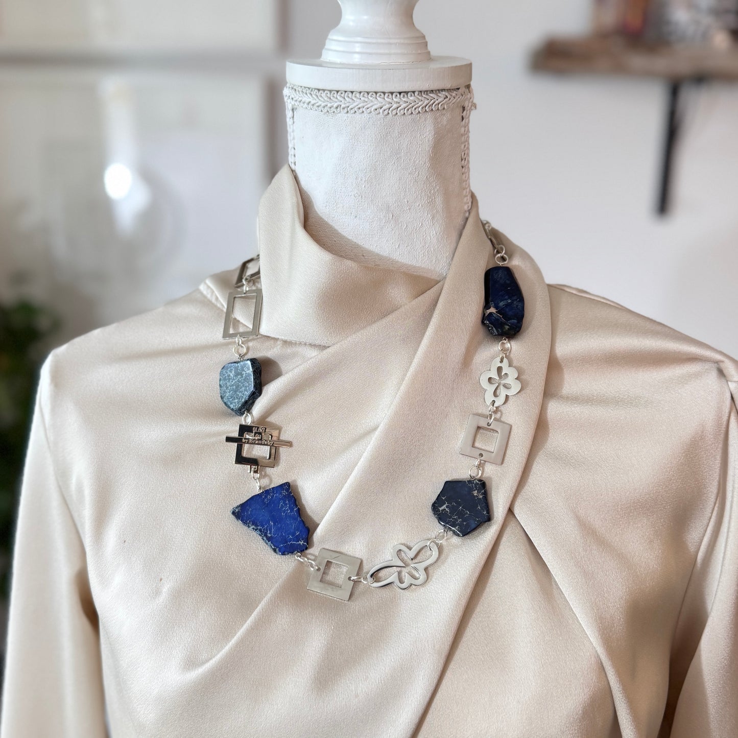 Blue Perfection Jasper Halsband