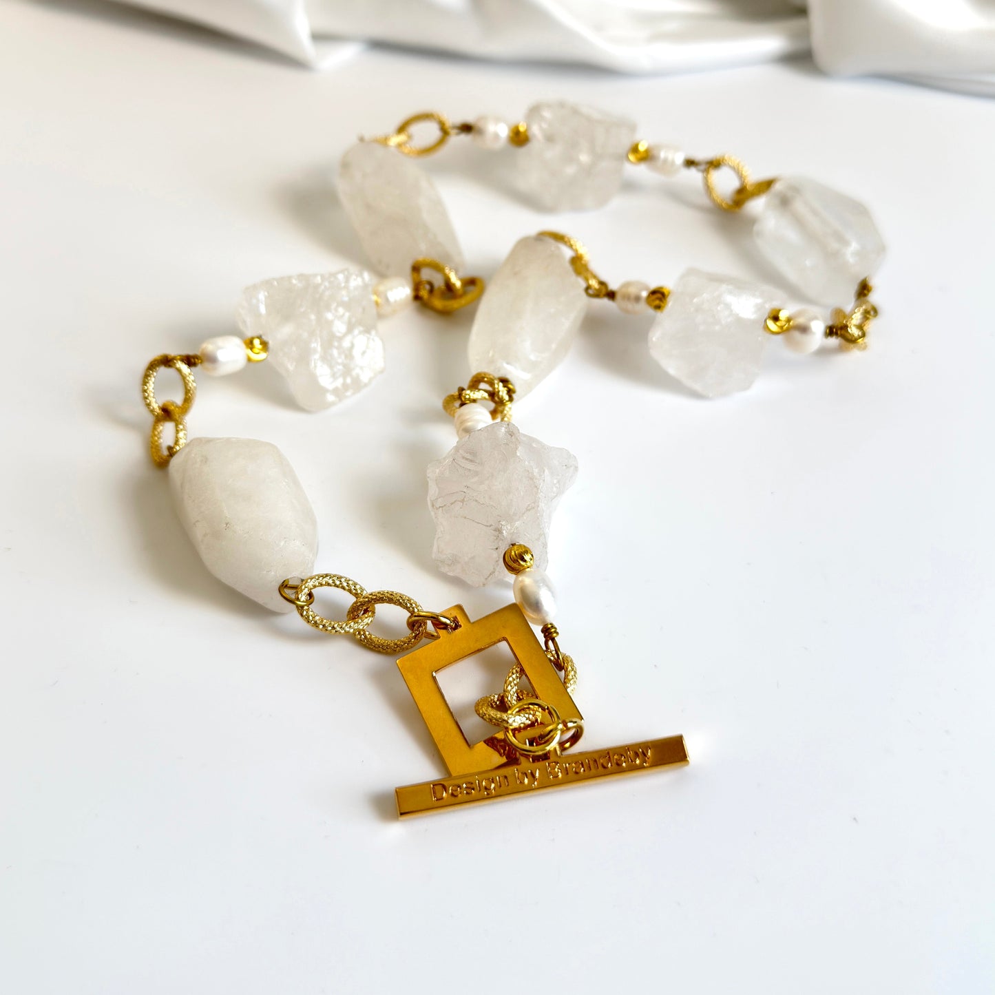 Unique Crystal Design Halsband