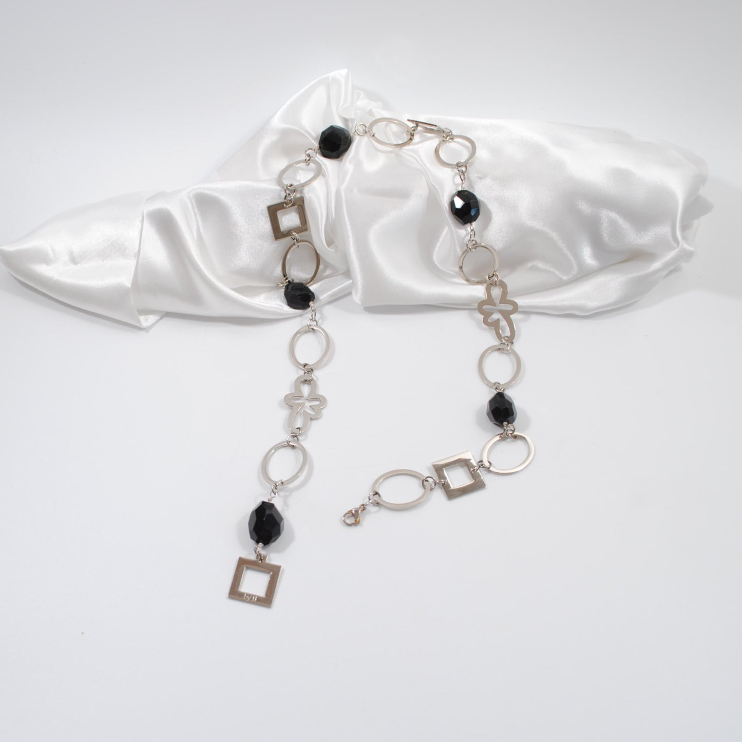 Touch Of Grace Halsband - Design by Brandeby