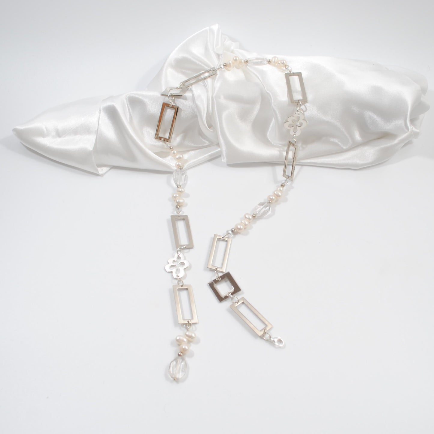 elegant halsband passar till alla tillfällen design by brandeby