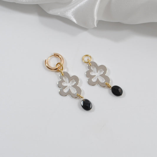 silver blomma påhäng till creoler ringar design by brandeby