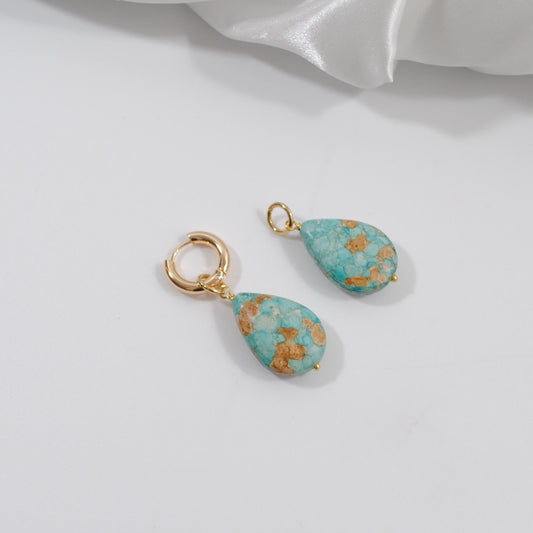 påhäng blå marquise ädelsten guld detaljer design by brandeby