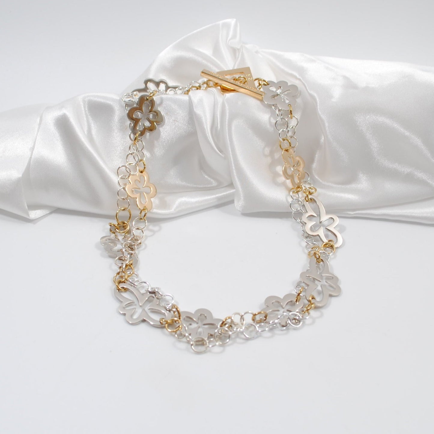 kort eller långt halsband flexibel modell silver guld blommor handgjort lyxig modell design by brandeby