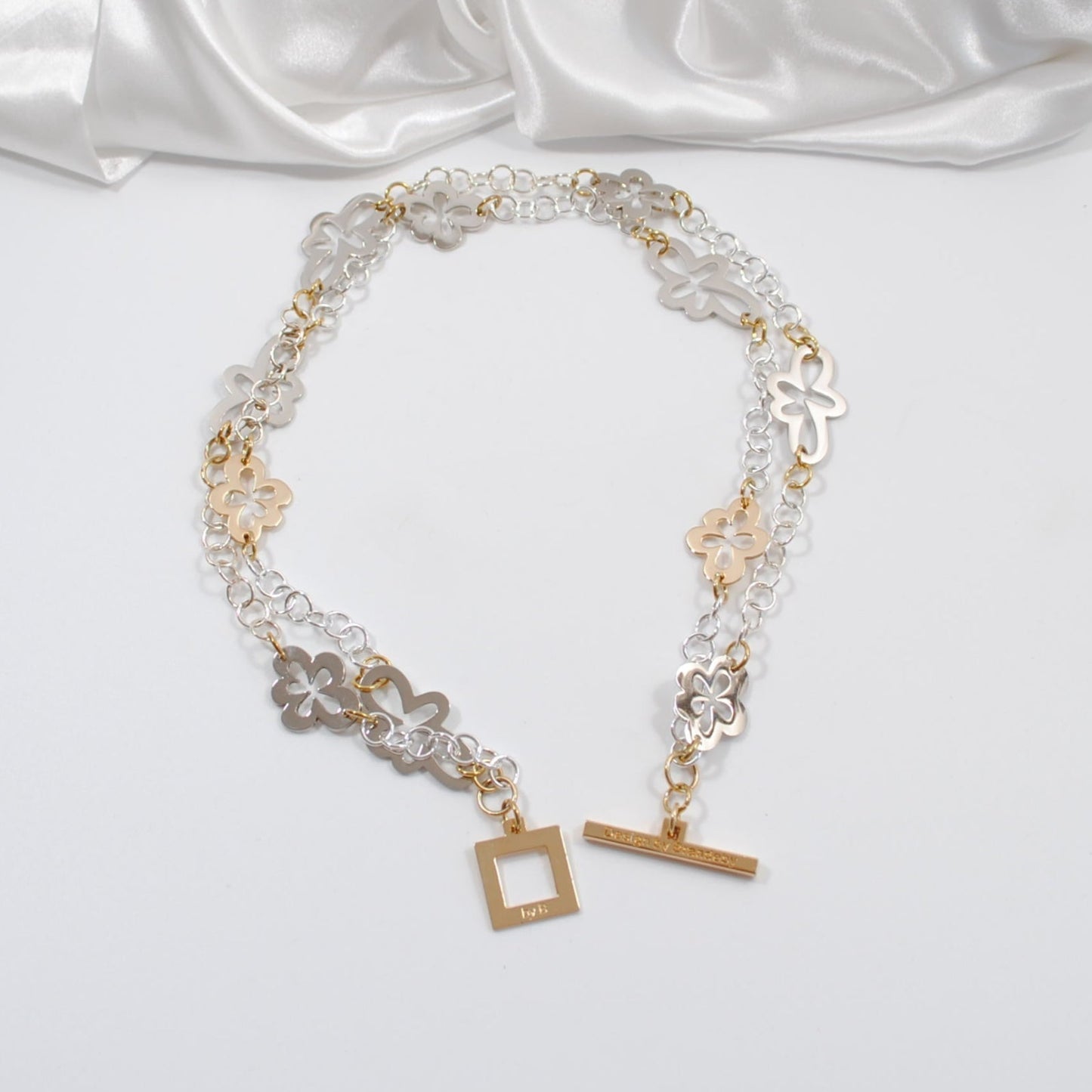 guld silver blommor kedja kort eller långt halsband design by brandeby