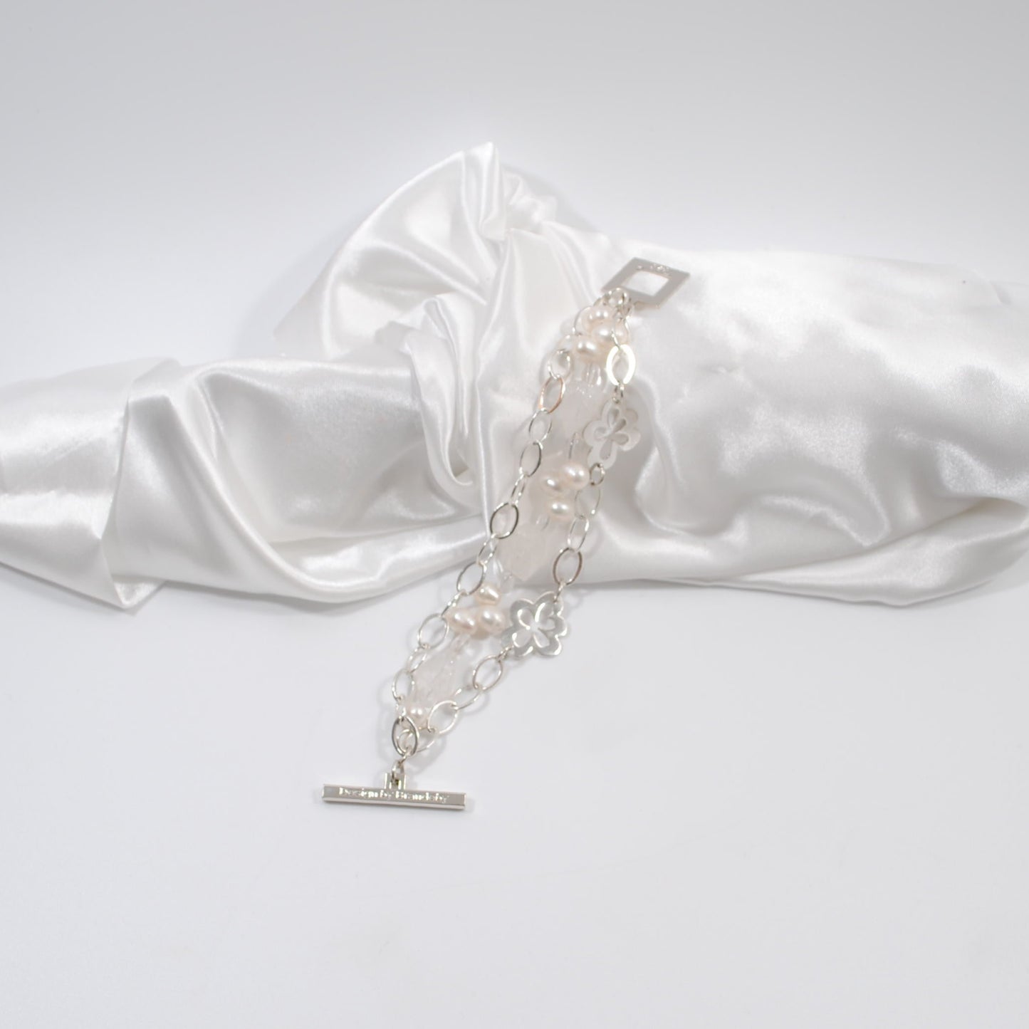 handgjort lyxigt armband i tre rader design by brandeby