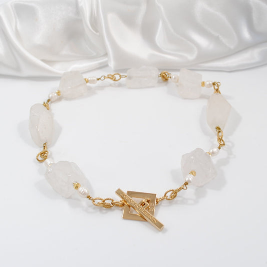 Unique Crystal Design Halsband - Design by Brandeby