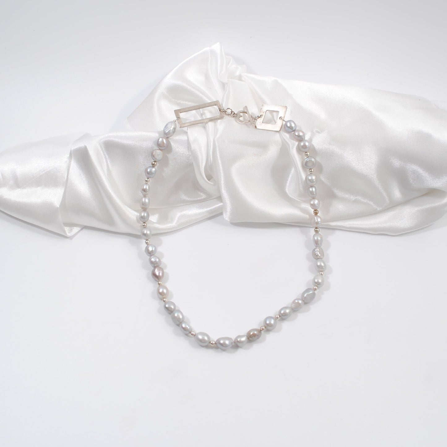 Purple Elegance Halsband - Design by Brandeby