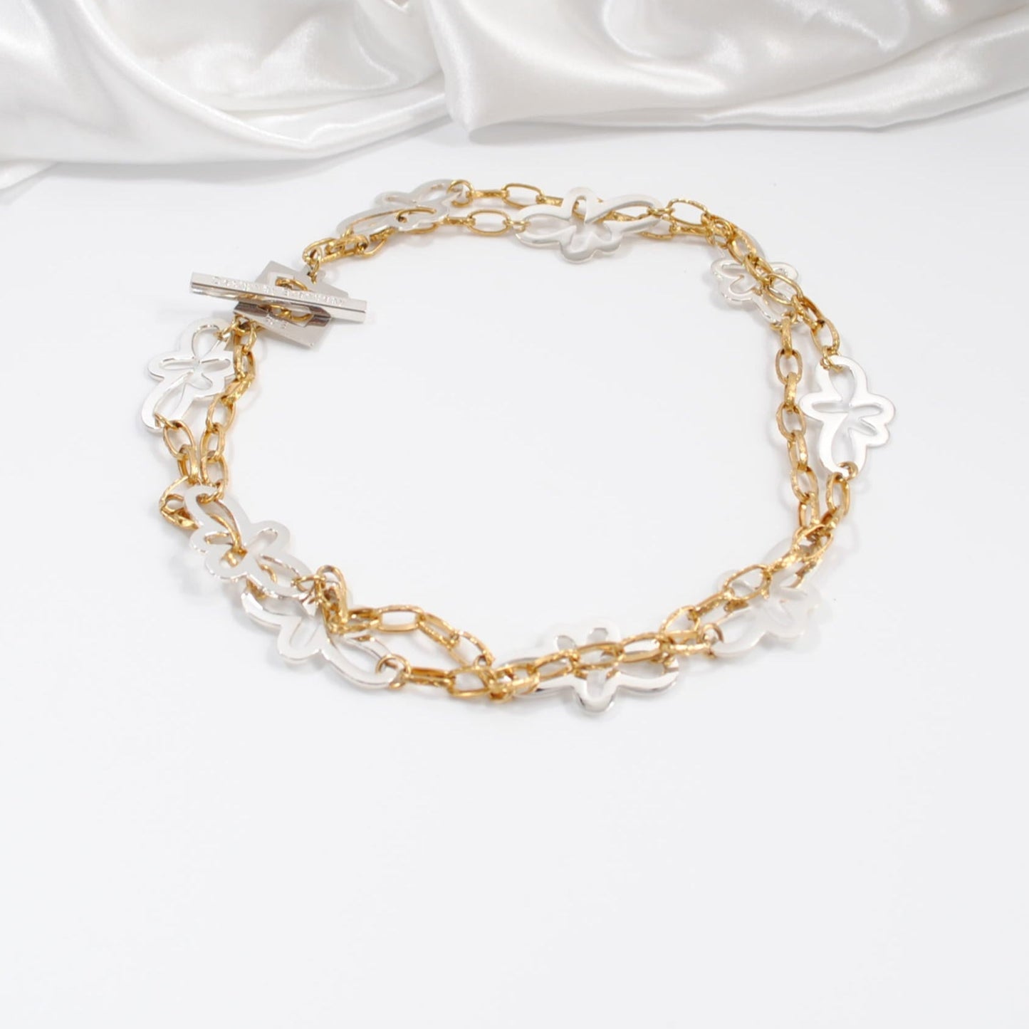 elegant lyxigt handgjort halsband i kort och lång modell design by brandeby