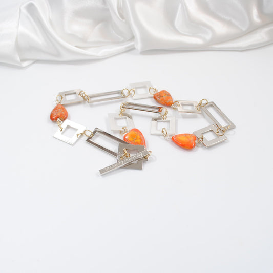 unikt handgjort halsband i kort modell oranga hjärtan i äkta ädelsten design by brandeby