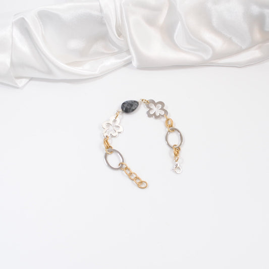 äkta ädelsten silver blommor och guldkedja design by brandeby