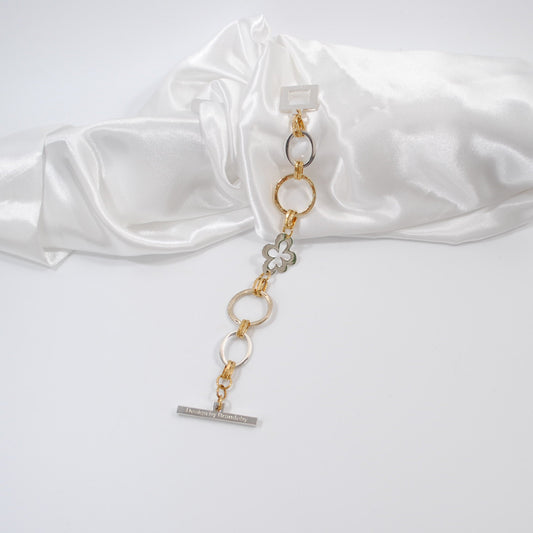 stilrent elegant armband i silver och guld för den lyxiga livsstilen design by brandeby