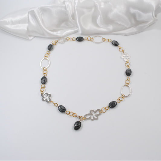 ädelsten labradorit guld ringar och silver cirklar design by brandeby