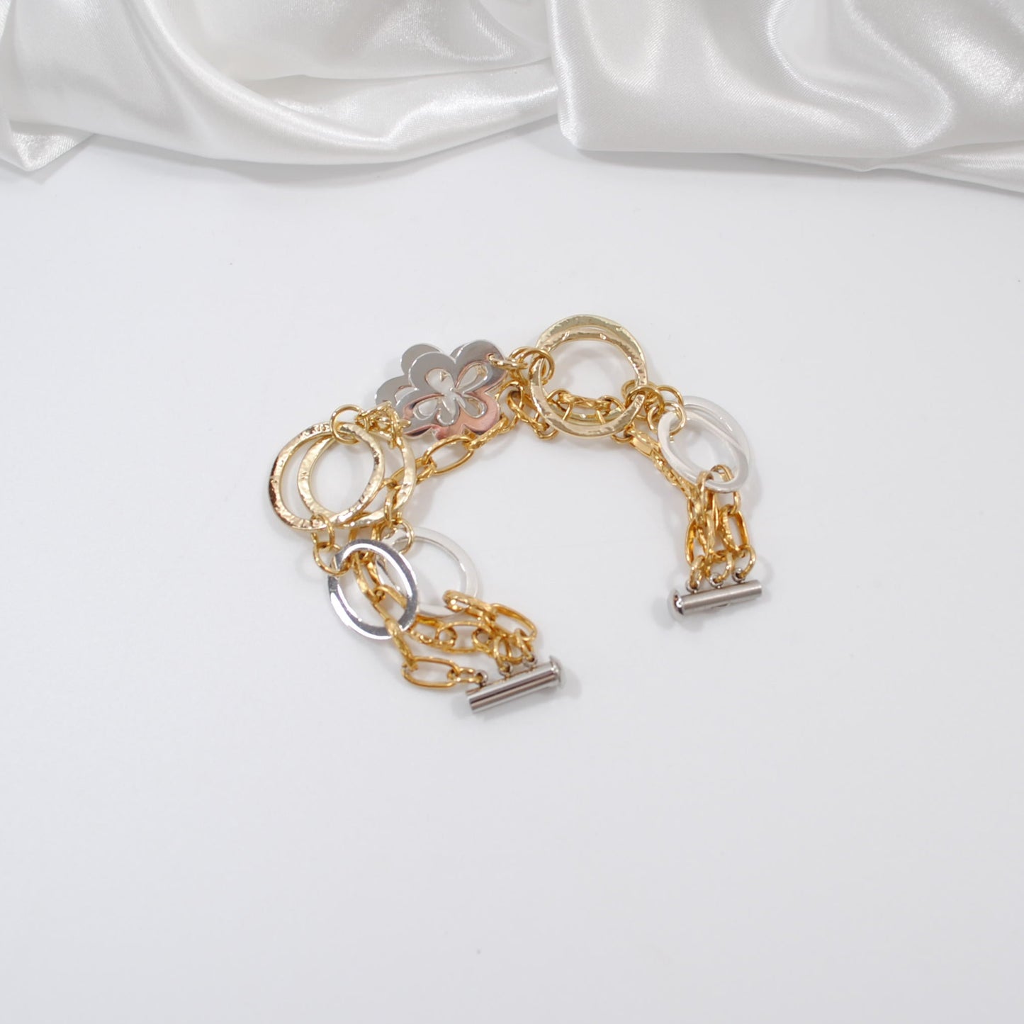 Glam Gold Armband - Design by Brandeby