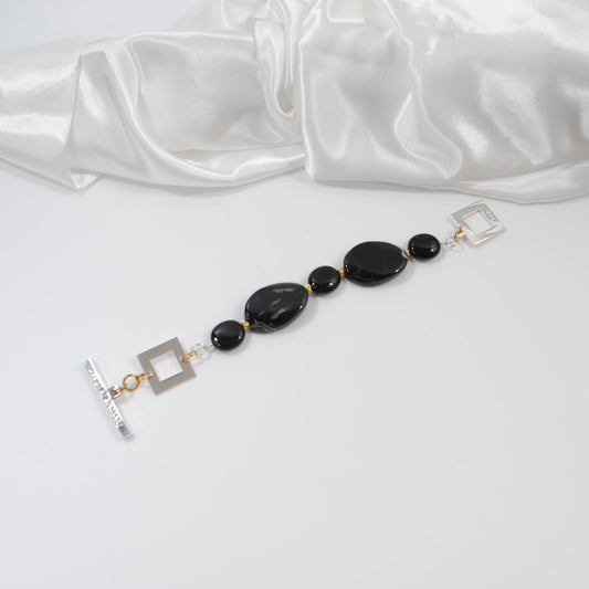 armband i elegant modell till den medvetna kvinnan design by brandeby