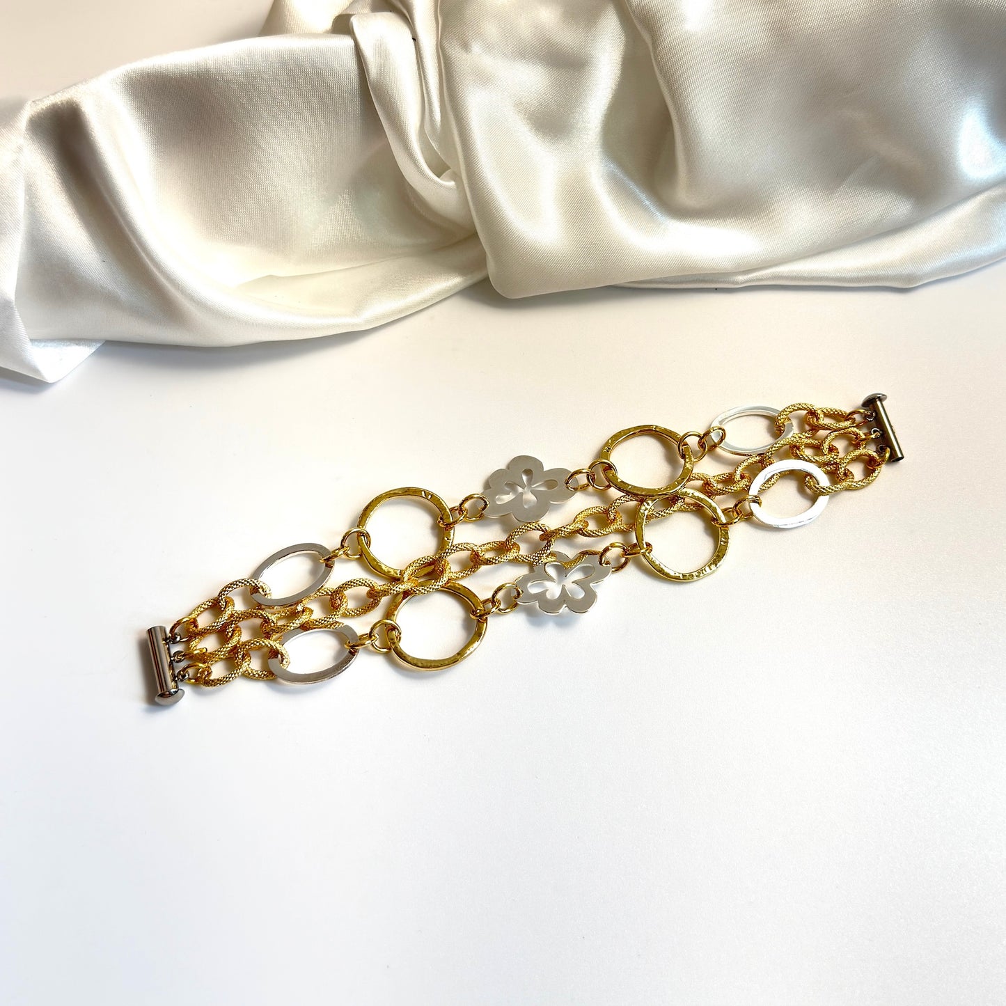 Glam Gold Armband - Design by Brandeby