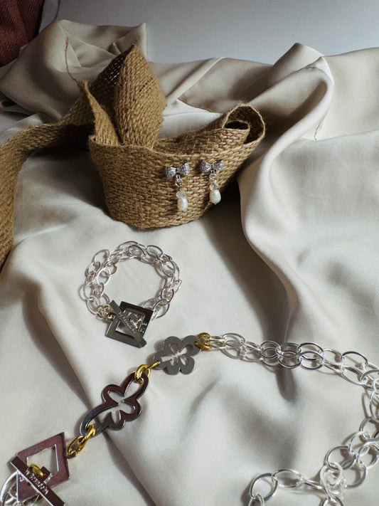 Flower of Strenght halsband