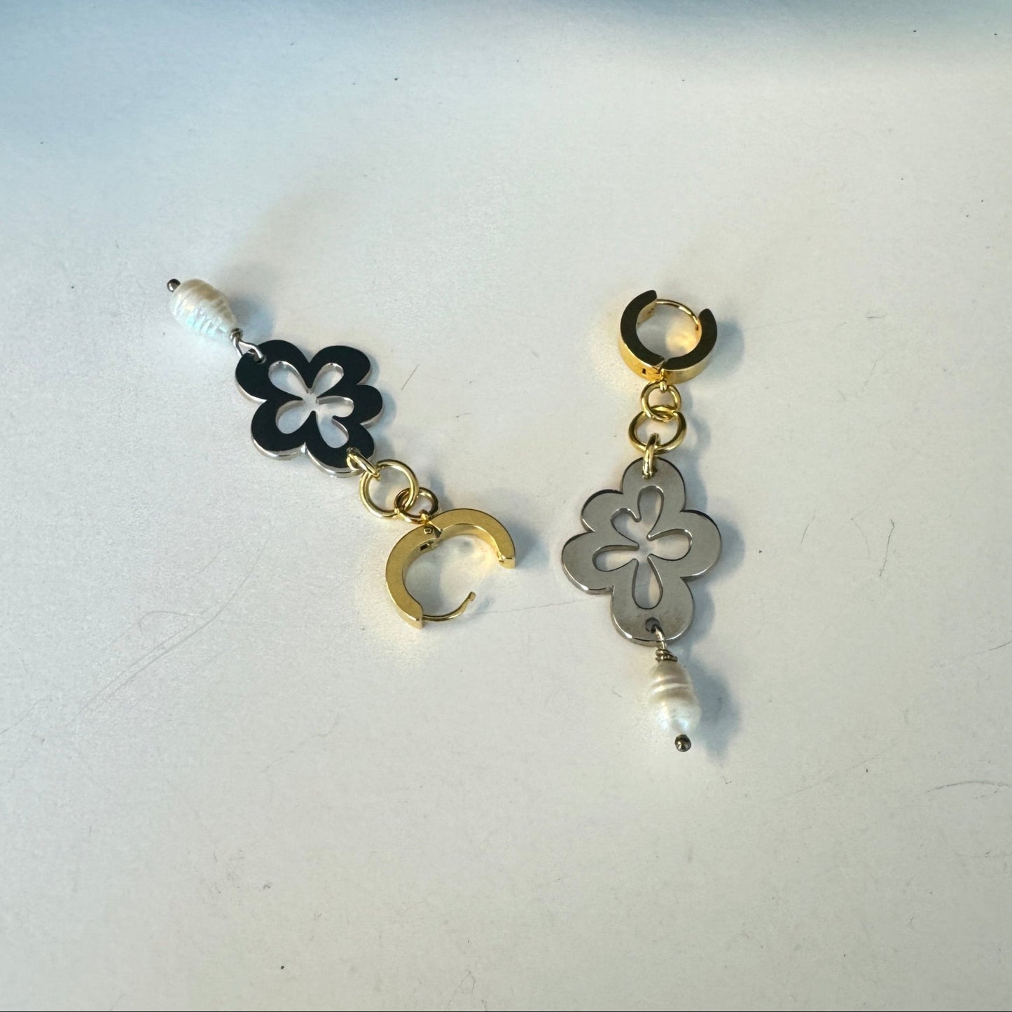 Creole Flower Pearls Örhängen Design by Brandeby