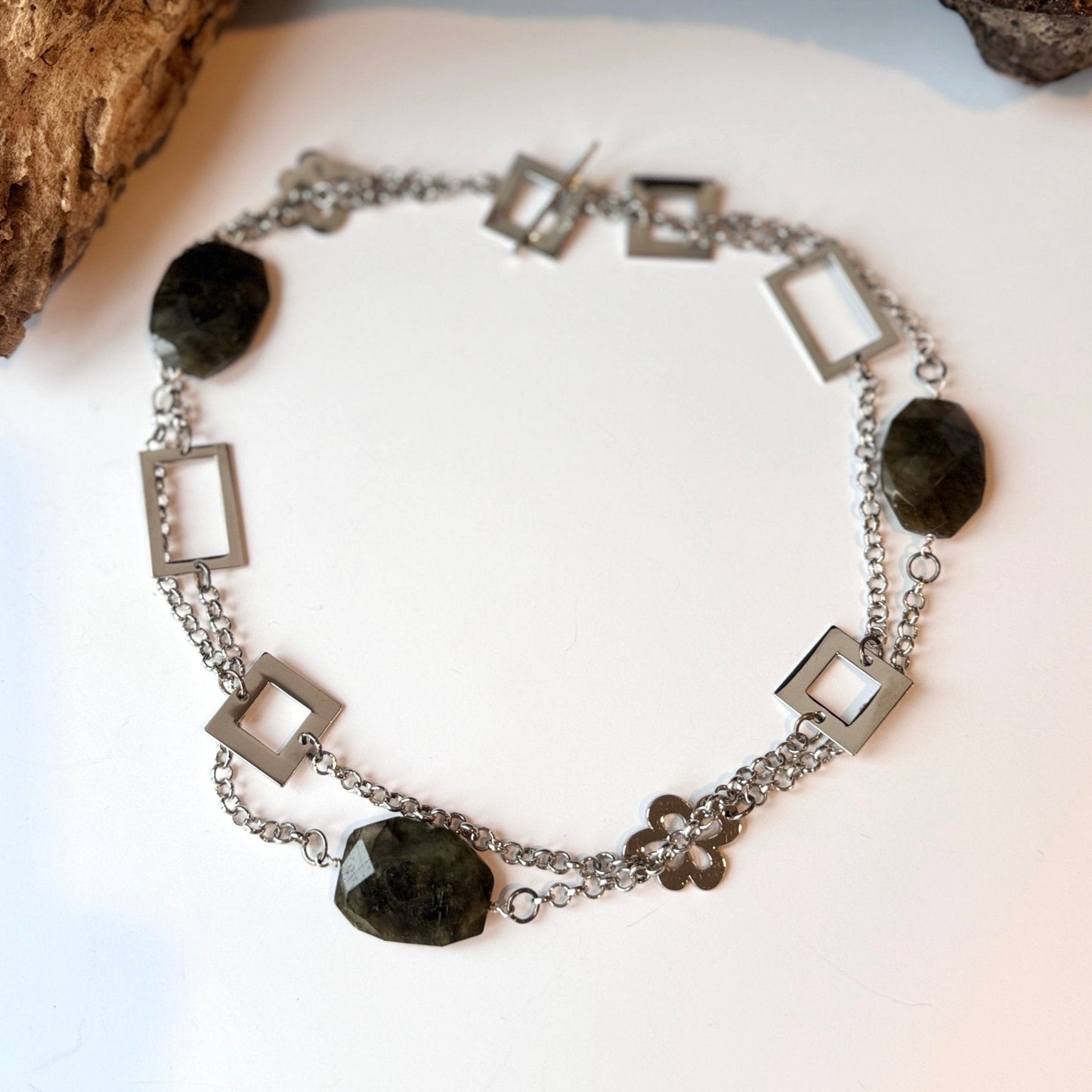 Labradorite Elegance Halsband Design by Brandeby