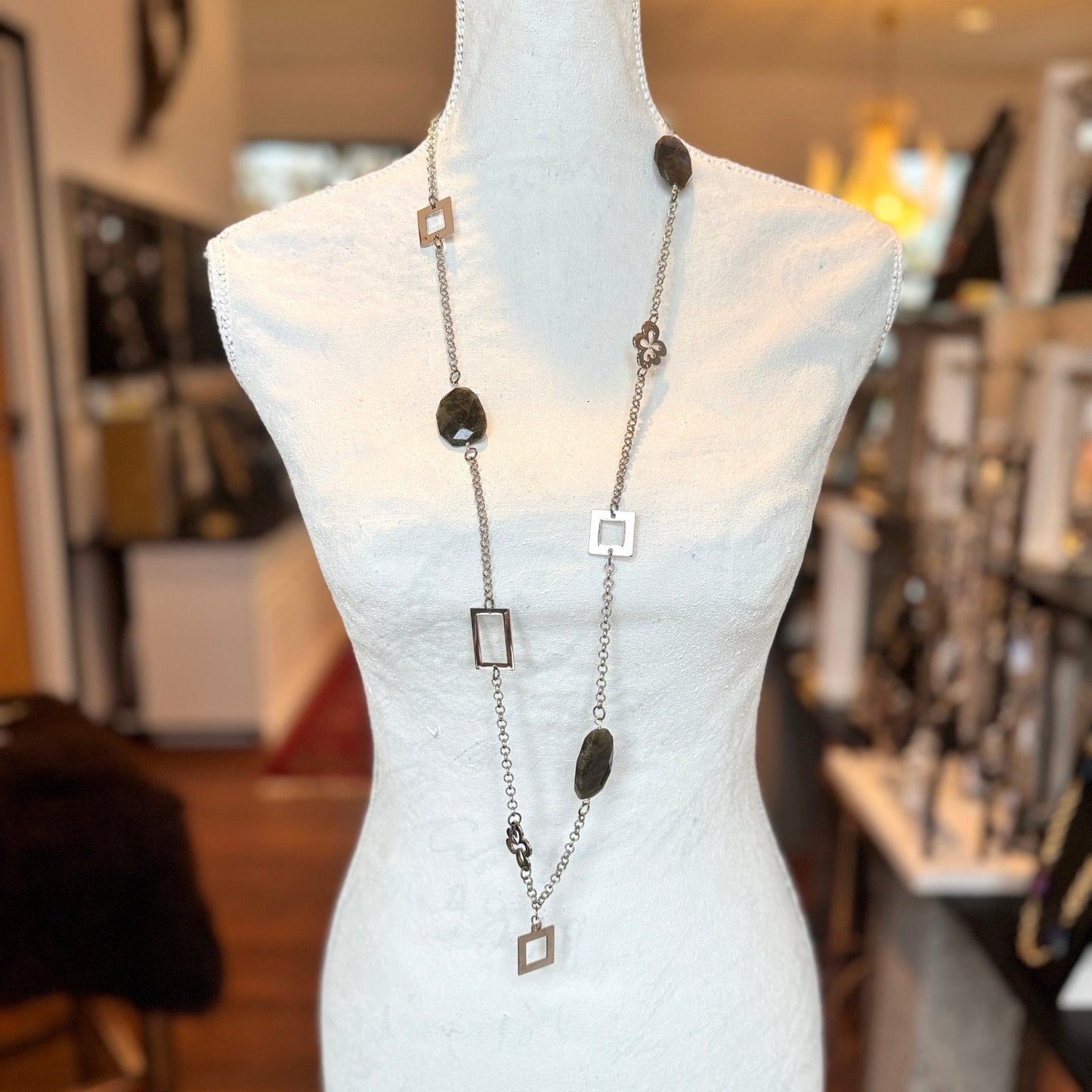 Labradorite Elegance Halsband Design by Brandeby