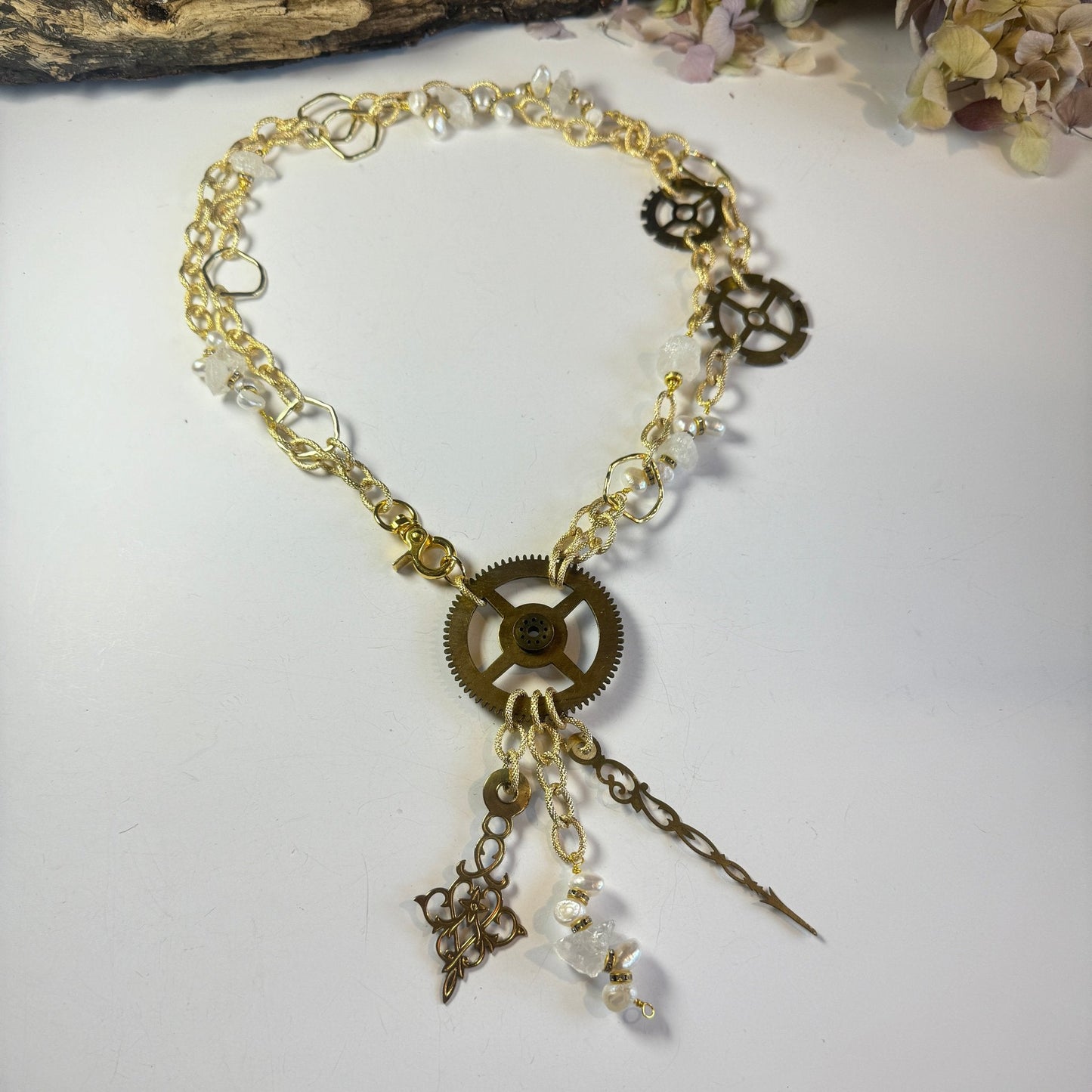 Clear Luxury Clock Halsband Design by Brandeby