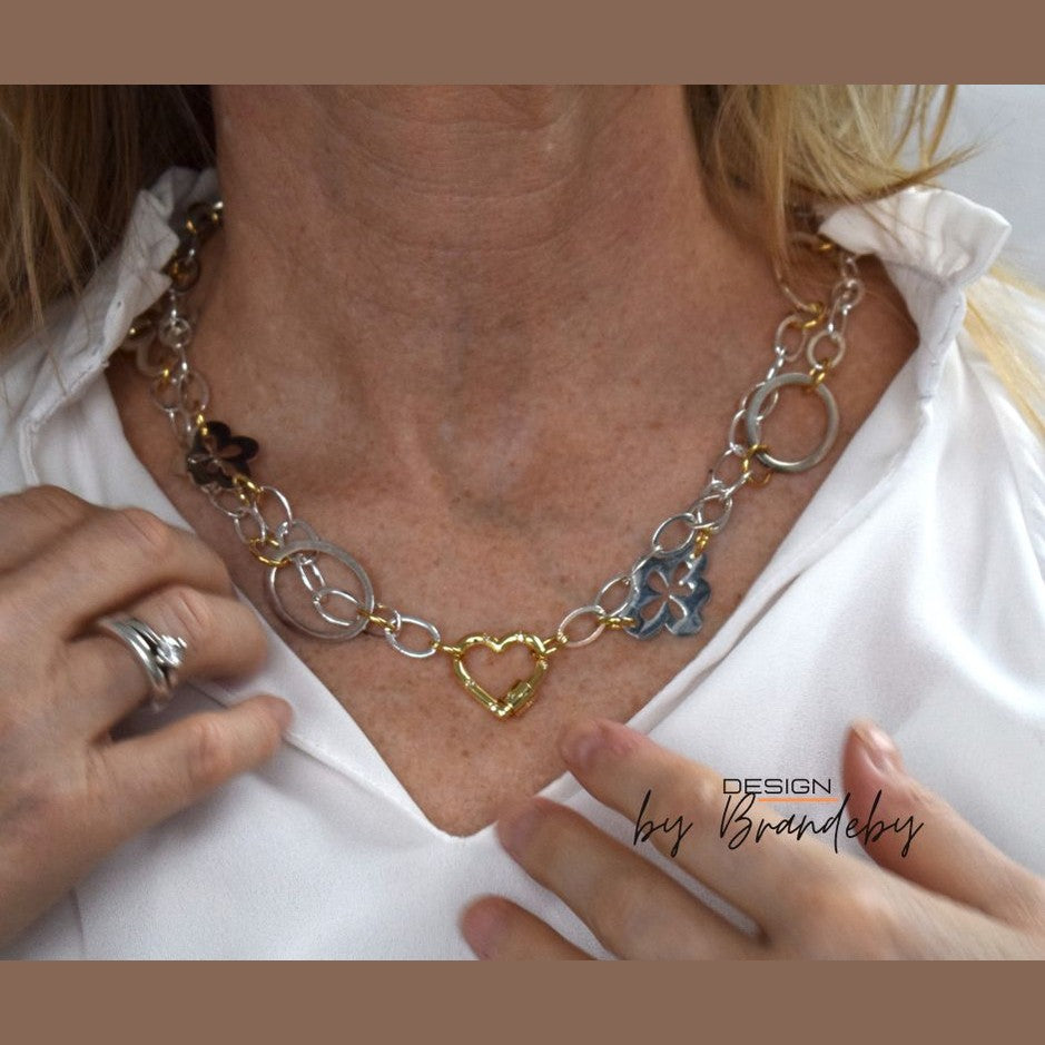 Luxury Gold Heart Halsband Design by Brandeby