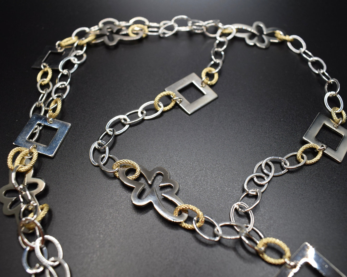 Necklace Much elegance necklace silver chain with gold details and polished labradorite stone