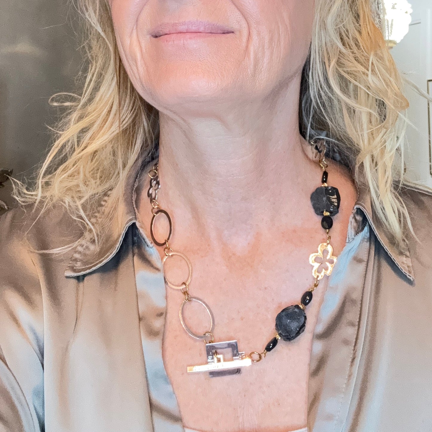 Obsidian Circles Halsband Svart & Guld 50 cm - Design by Brandeby