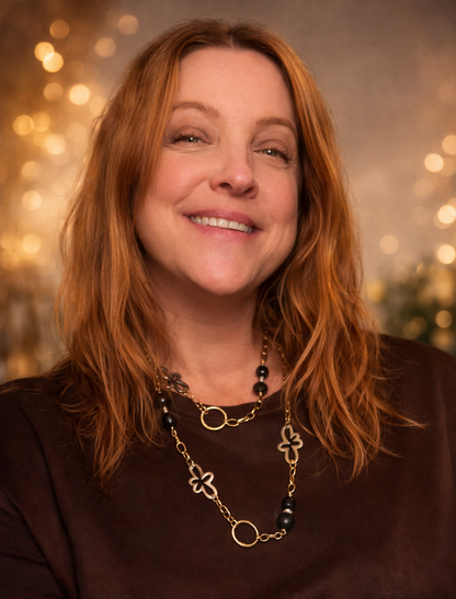 Miss Shirley Halsband - Flexibelt Halsband med Svart Onyx bärs av Shirley Clamp| Design by Brandeby