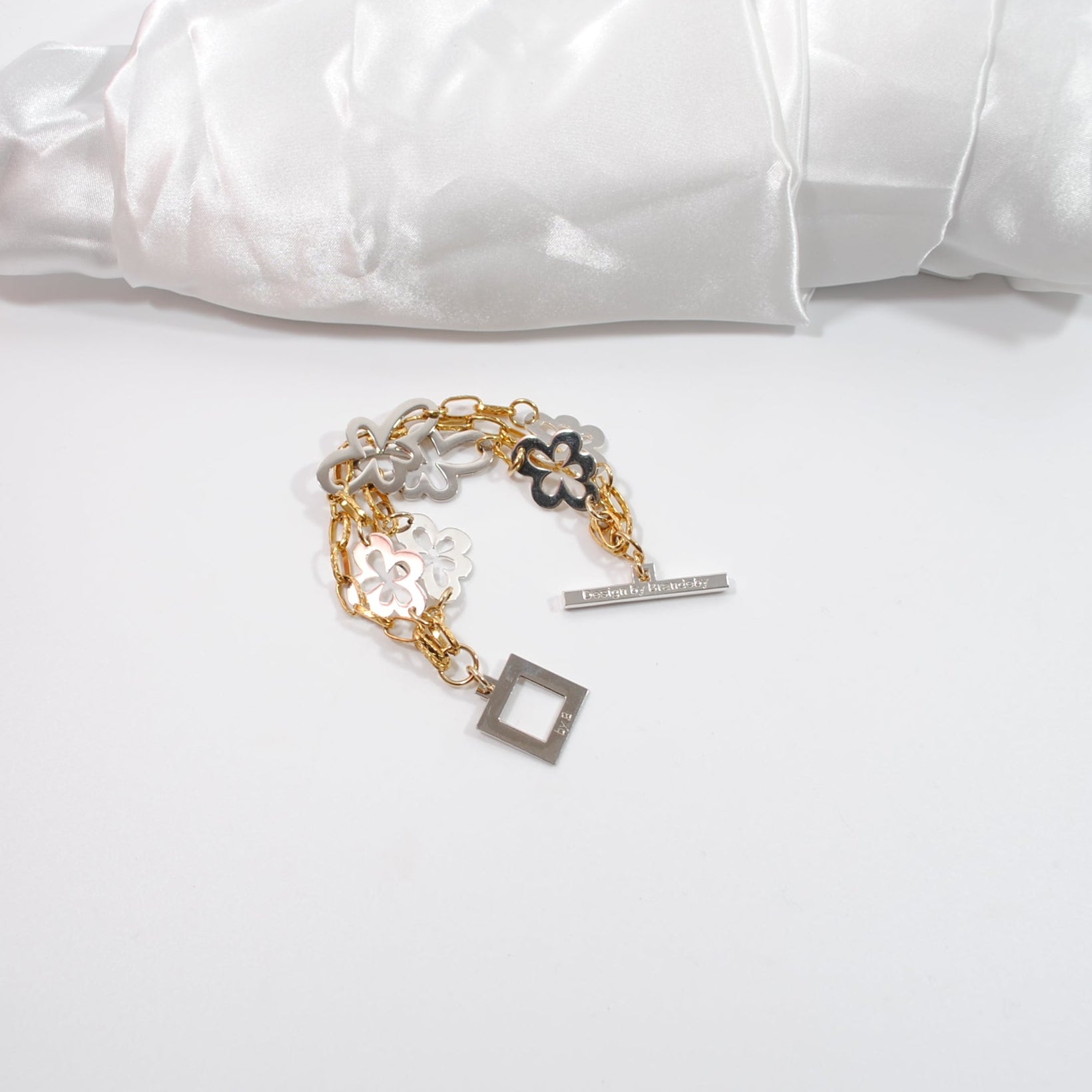 Elegant Flower Armband rostfritt stål och 18k Guldpläterad | Design by Brandeby