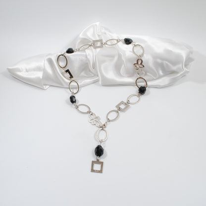 långt halsband design by brandeby