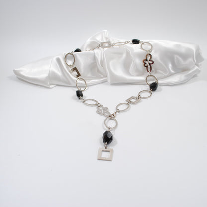 svart onyx i ett långt halsband design by brandeby