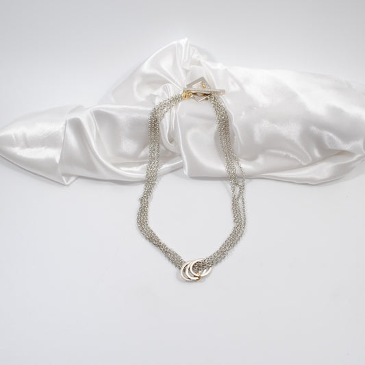 silver och guld kedja i ett kort eller långt halsband design by brandeby