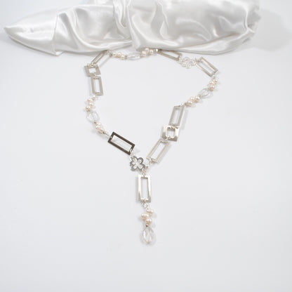 halsband äkta ädelsten bergkristall vita sötvattenpärlor äkta handgjort långt halsband design by brandeby