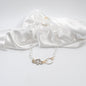 elegant stilrent halsband med blomma och cirkel med silver kedja handgjorts design by brandeby
