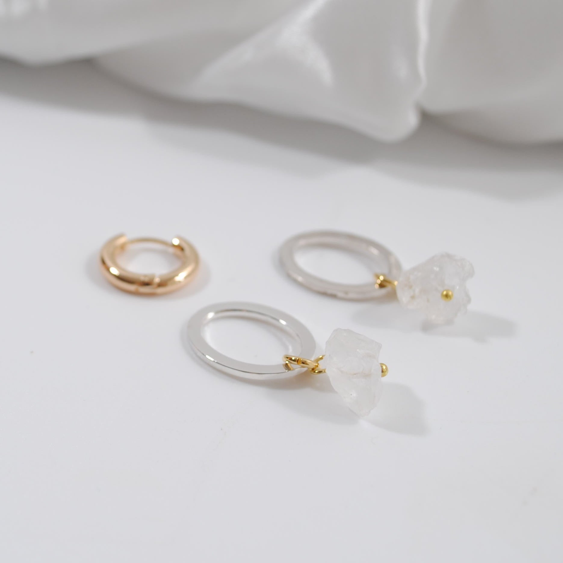 Påhäng - Örhänge Bergkristall Cirkel - Design by Brandeby