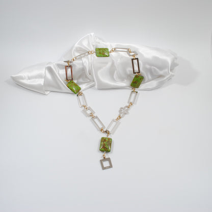 lyxigt handgjort unikt halsband med gröna turkoser design by brandeby