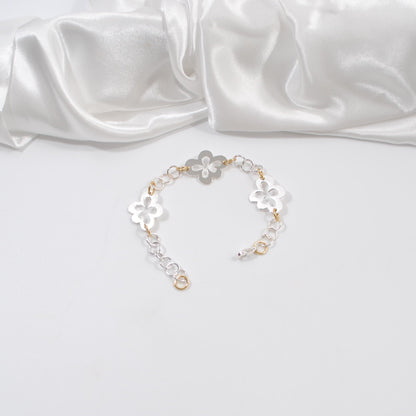 silver armband med blommor design by brandeby