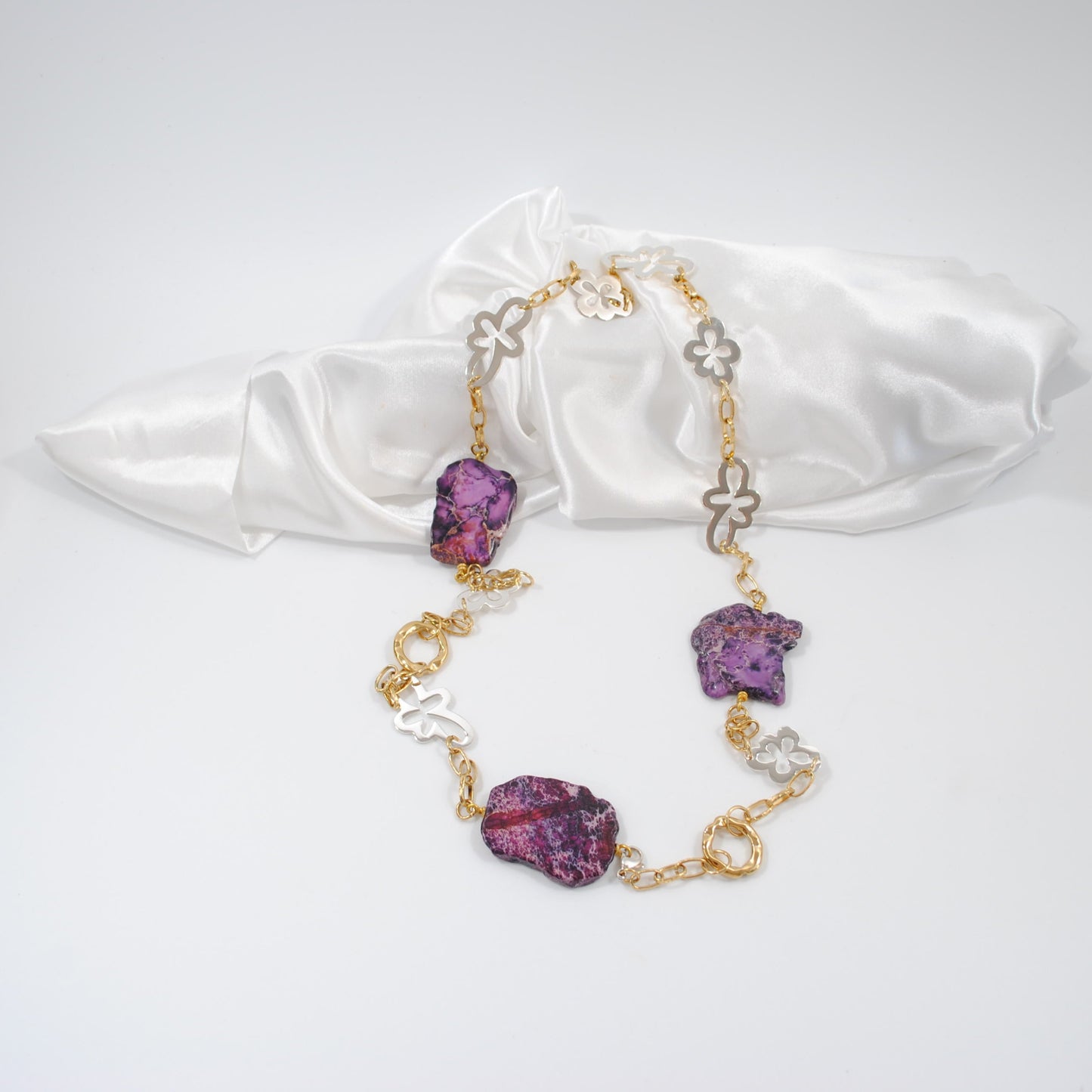 lila ädelstenar imperial jasper guld kedja blommor i silver halsband långt design by brandeby