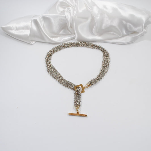 gold power halsband i kedjor och guld detaljer design by brandeby