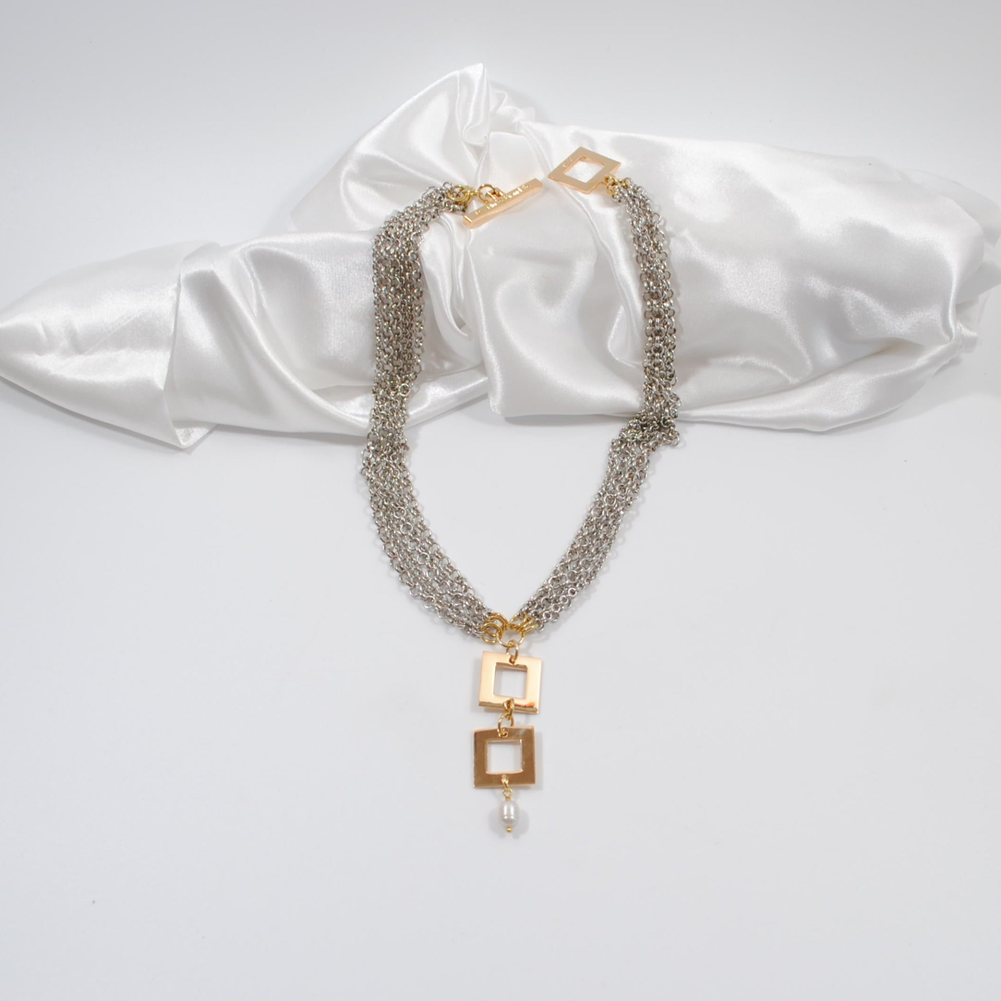 kort halsband design by brandeby