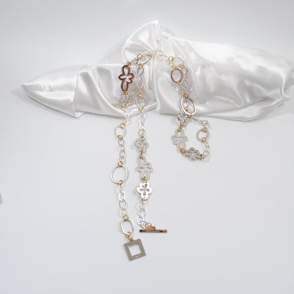 handgjort luxigt halsband i en flexibel modell blommor design by brandeby