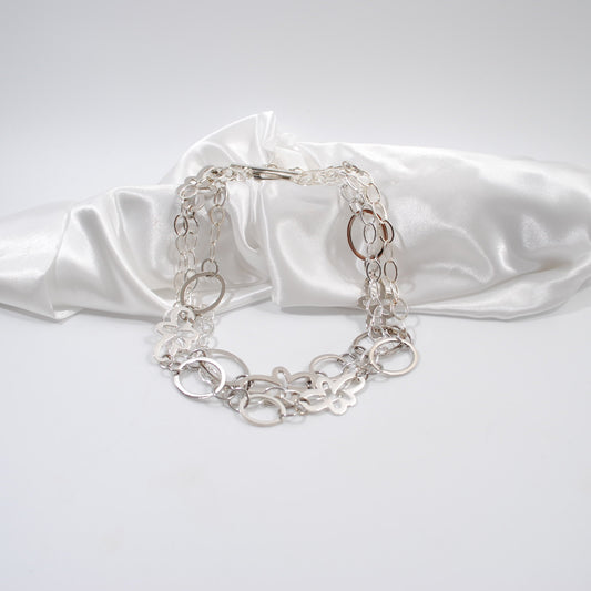 vackert handgjort halsband i silver unikt design by brandeby