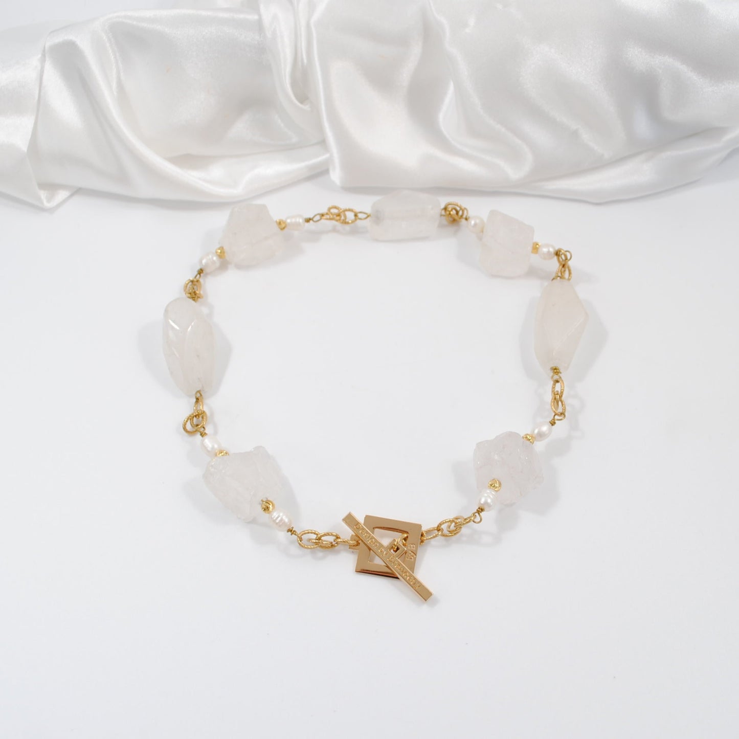 kort halsband äkta ädelsten bergkristall design by brandeby