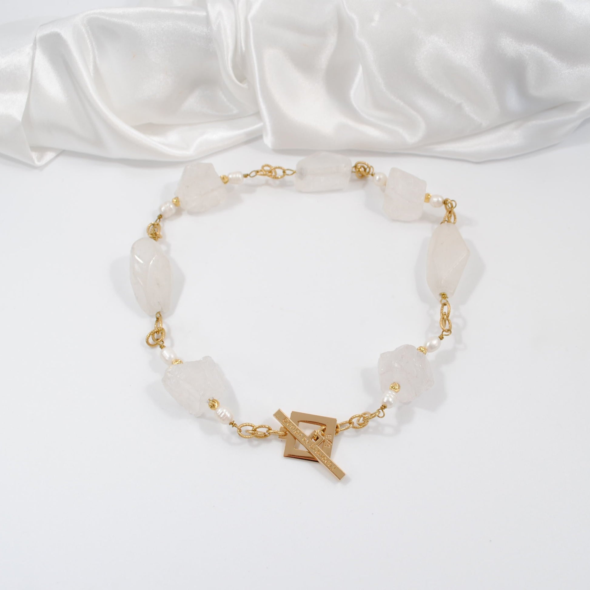 kort halsband äkta ädelsten bergkristall design by brandeby