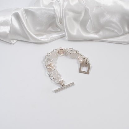 treradigt armband med kedja silver sötvattenspärlor bergkristall design by brandeby