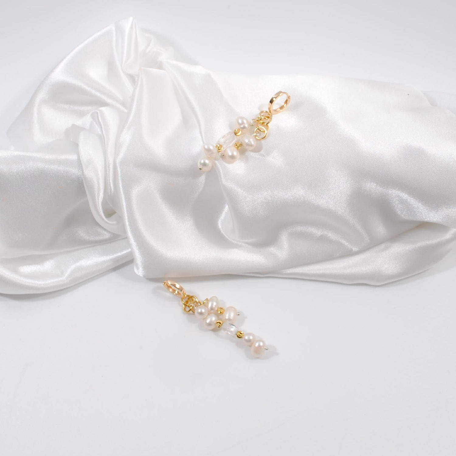 svensk design örhängen guld creoler ringar i två rader design by brandeby