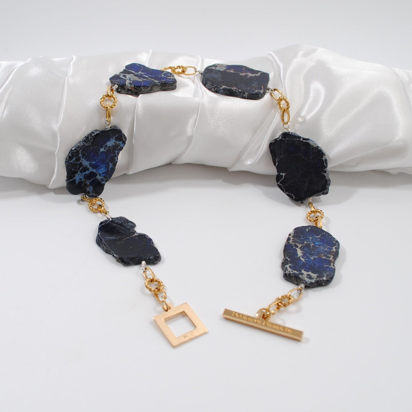 The Royal Blue Halsband